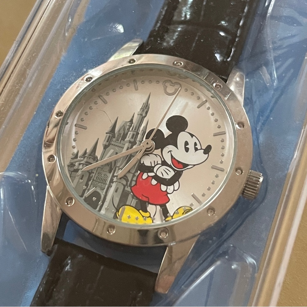 NIB Walt Disney World LTD Edition Mickey Mouse Magic Kingdom Watch